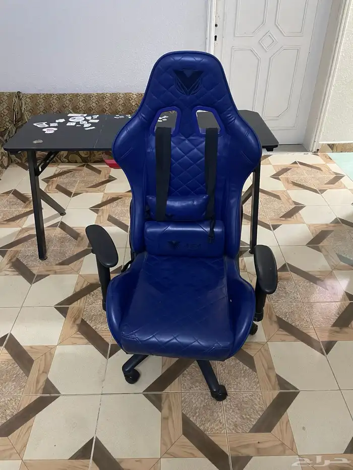 كرسي و طاولة قيمنق 0