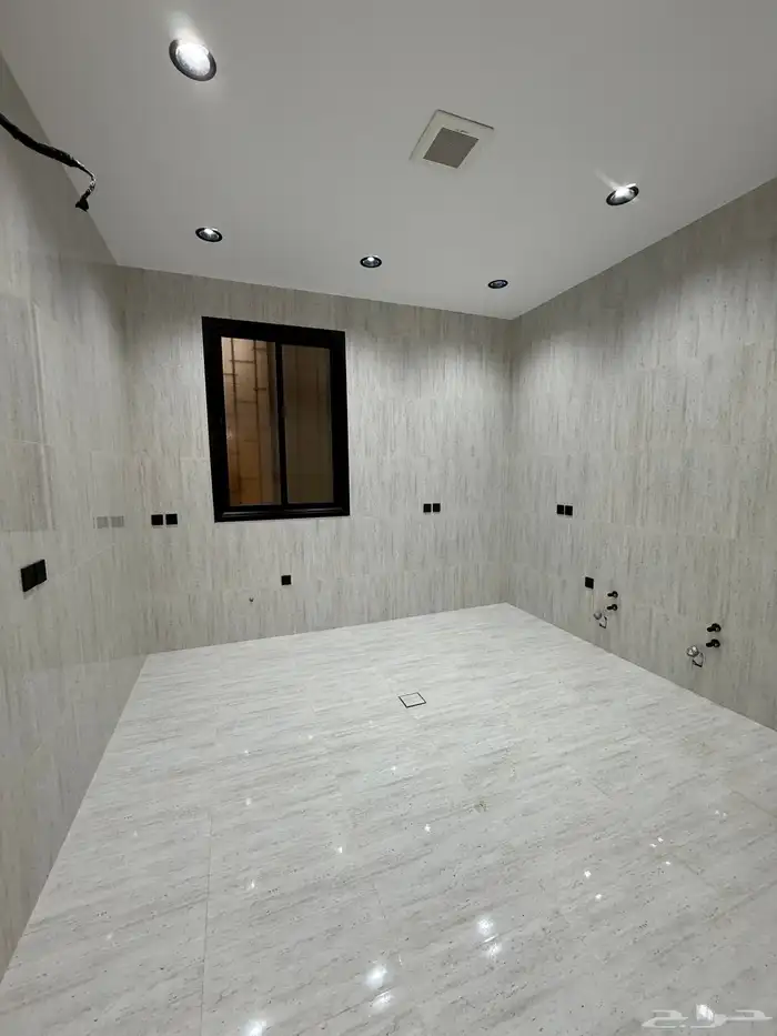 للبيع شقق علويه وارضيه بسعر صيدة بدرة الموسي ع برحه مسجد 25