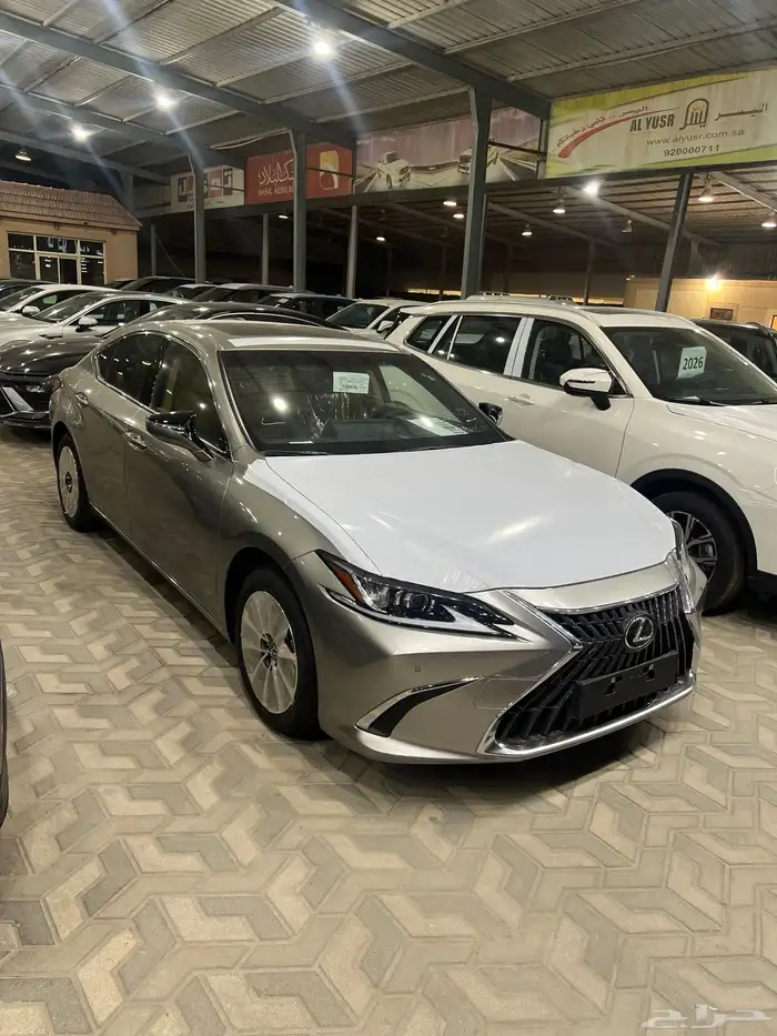 لكزس ES 250 بنزين 2025 4