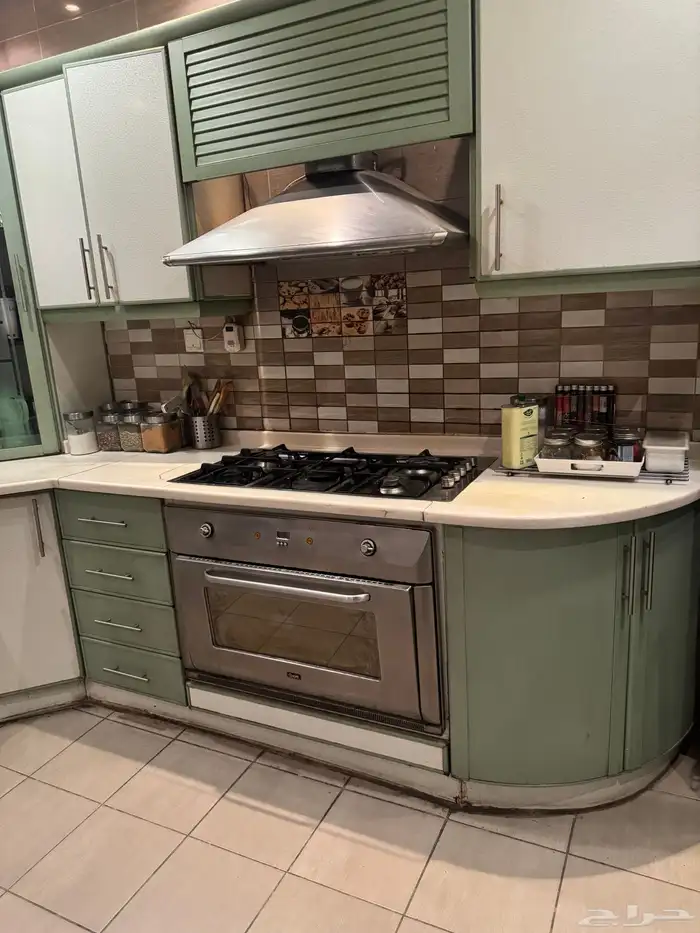 مطبخ مع الاجهزه 1