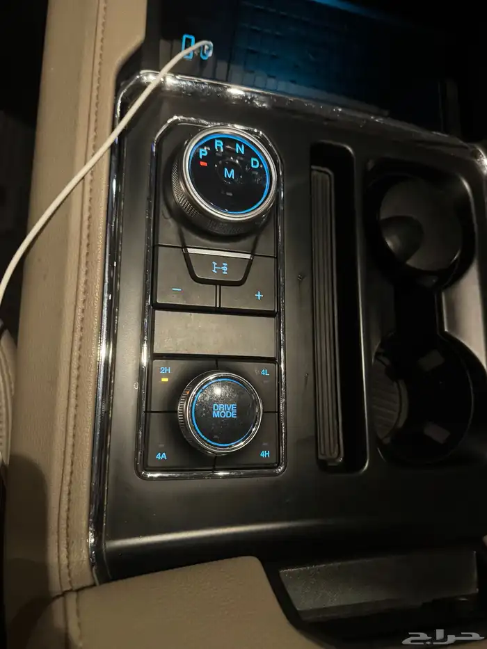 فورد اكسبديشن موديل 2023 XLT اللون اخضر غامق 4