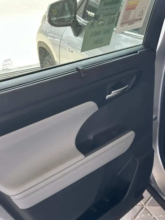 تويوتا هايلاندر GLE هايبرد الوان فضي موديل 2025 6