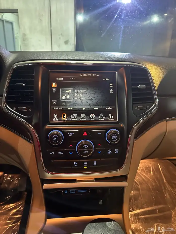 جيب جراند شيروكي Limited V8   وكالة   نظيفة جد ا ممشي قليل 8