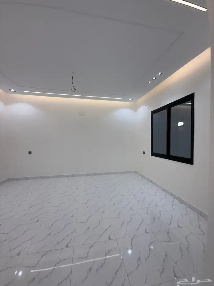 للبيع ارواف علويه وشقق ارضيه ببايكة سيارة ف شمال الخميس 11