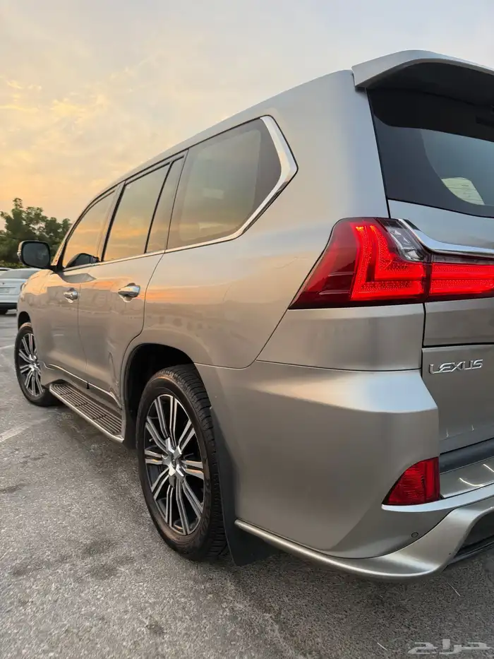 لكزس LX570 2021 سعودي مالك واحد S 10
