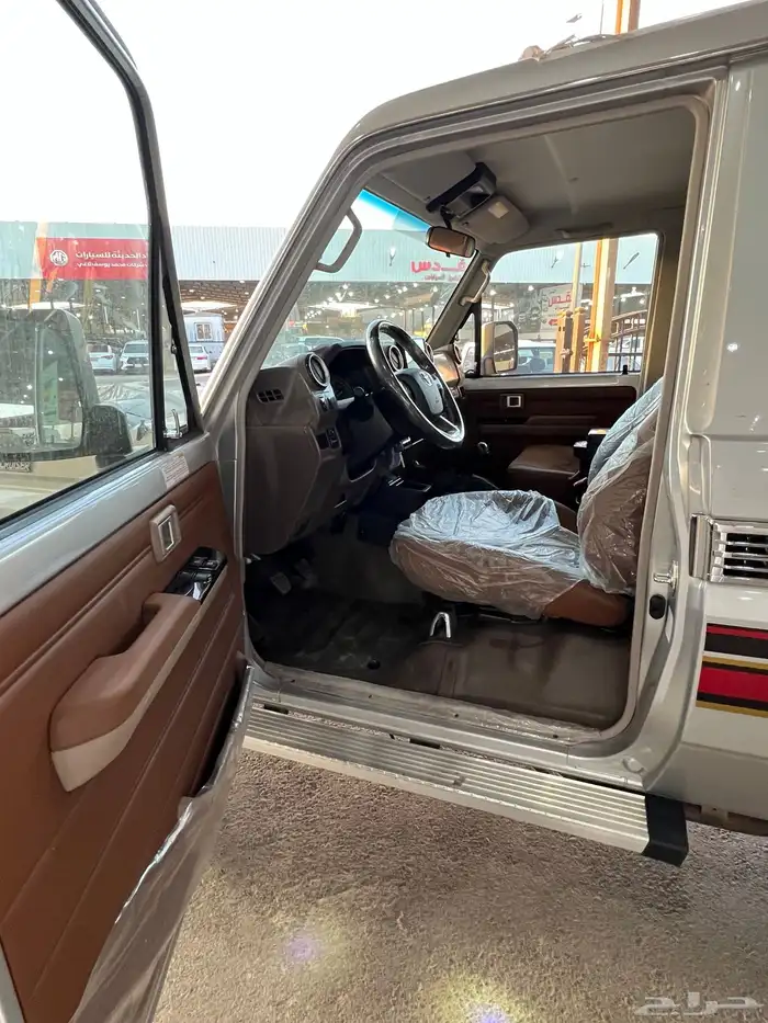 جيب شاص 2025 فضي 6