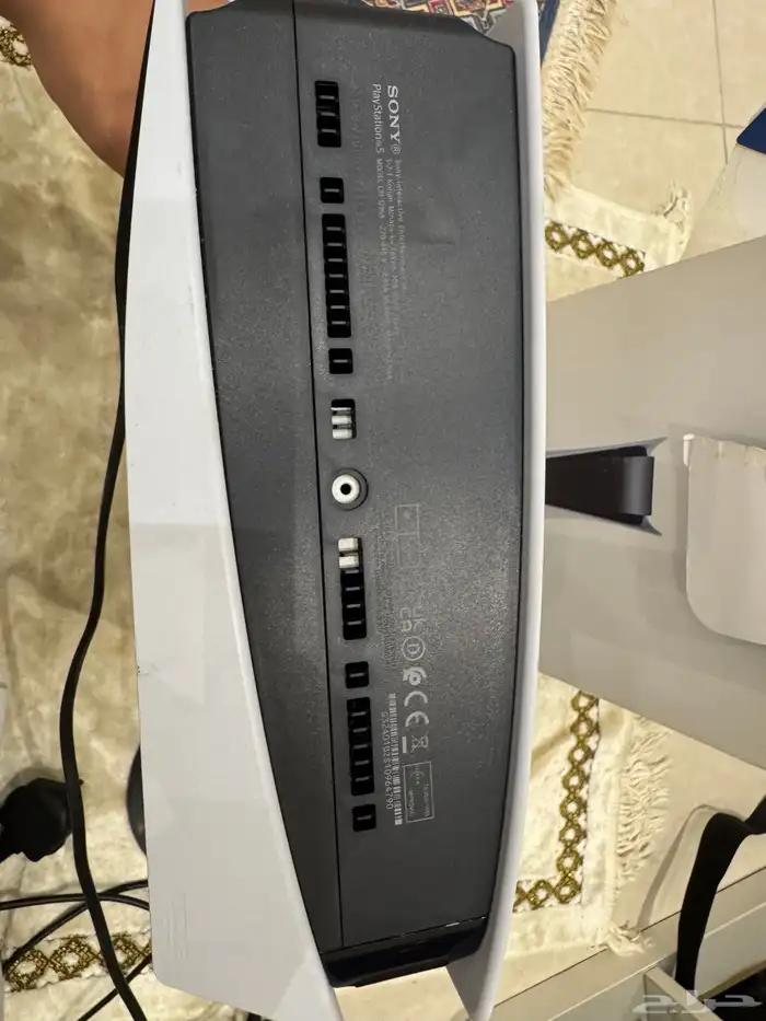 سوني 5   بلايستيشن 5 نظييف  مع اغراض زياده 14
