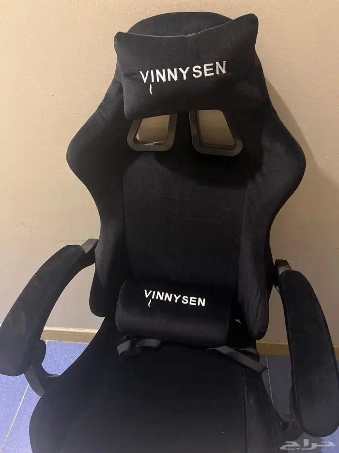 كرسي اسود مخمل 0