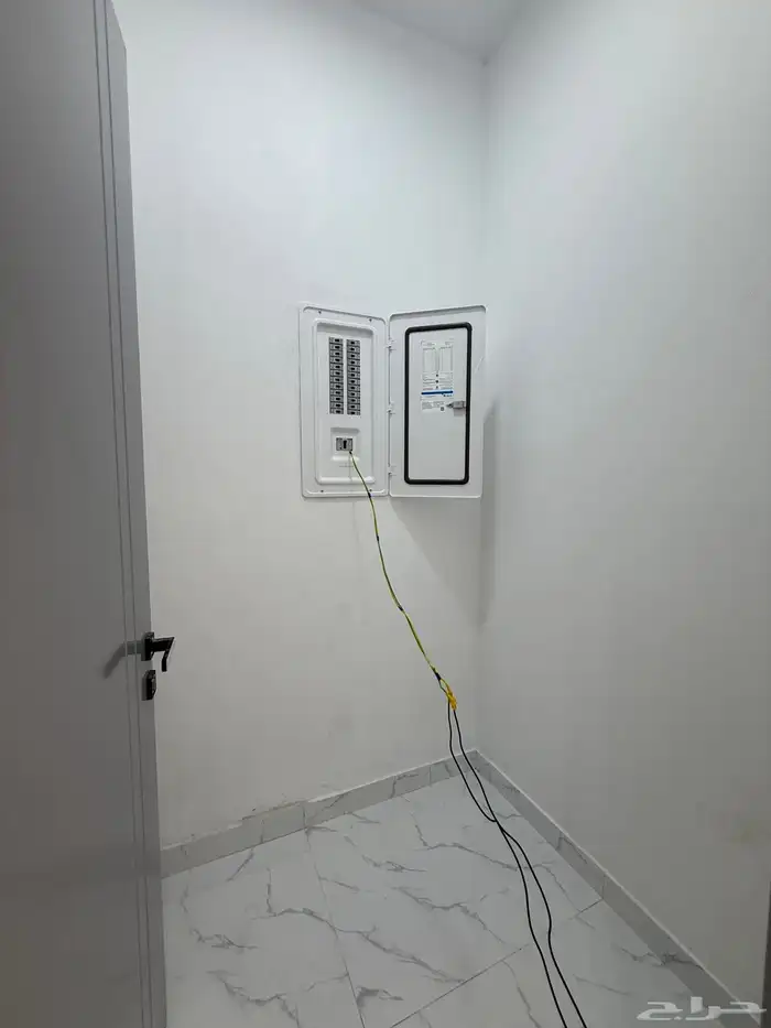 للبيع ارواف علويه وشقق ارضيه ببايكة سيارة ف شمال الخميس 29