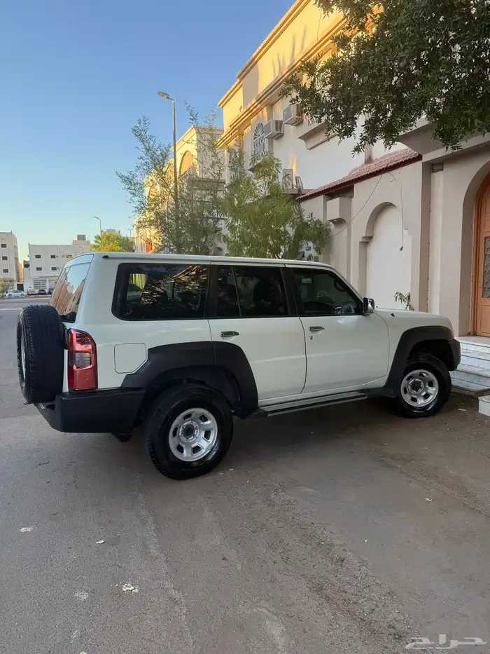 جيب نيسان اربع ابواب مكينه 4800 فتك قير عايدي مخزن . 3