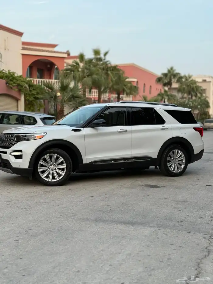 FORD EXPLORER LIMITED 2020 40