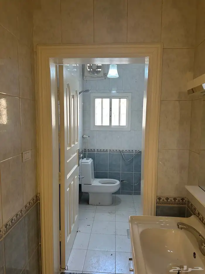 شقة للايجار حي الربوه 13