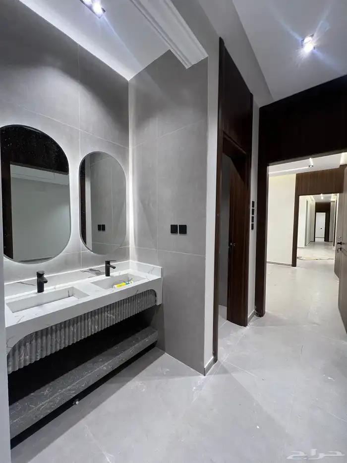 شقق فاخرة بحي الراقي ع شارع 20 شرقي تشطيب vip ب 550 الف 2