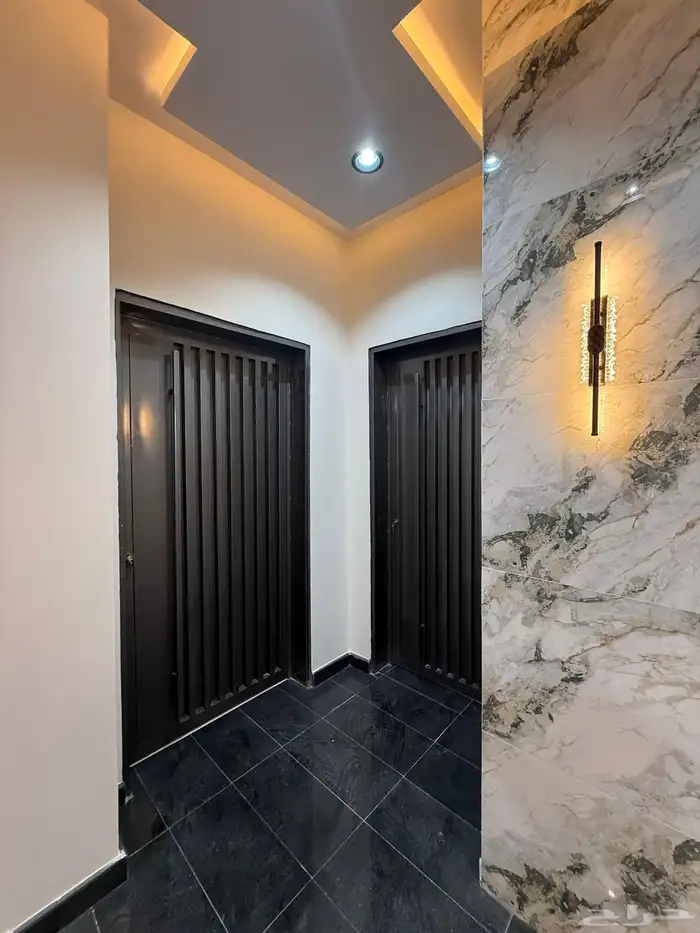 للبيع ادوار تمليك علويه بمساحات كبيره شرق الخميس حى الراقي 5