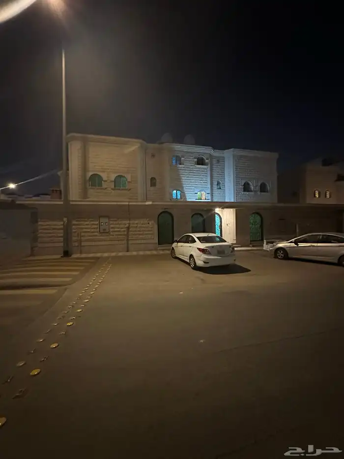 دور اول للإيجار 450 متر غرناطه 60 الف 17