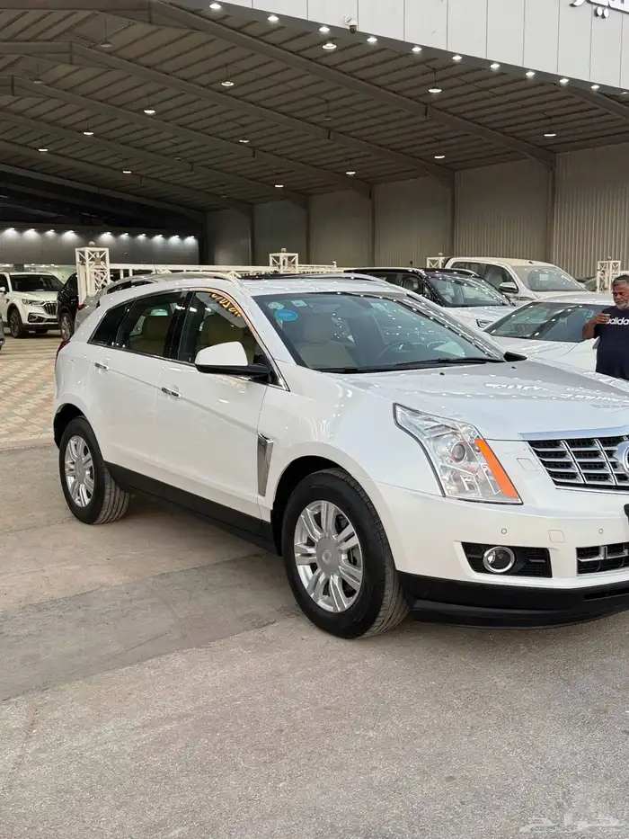 كاديلاك SRX 2014 مخزن - فل كامل عداد 97 الف كيلو فقط 2
