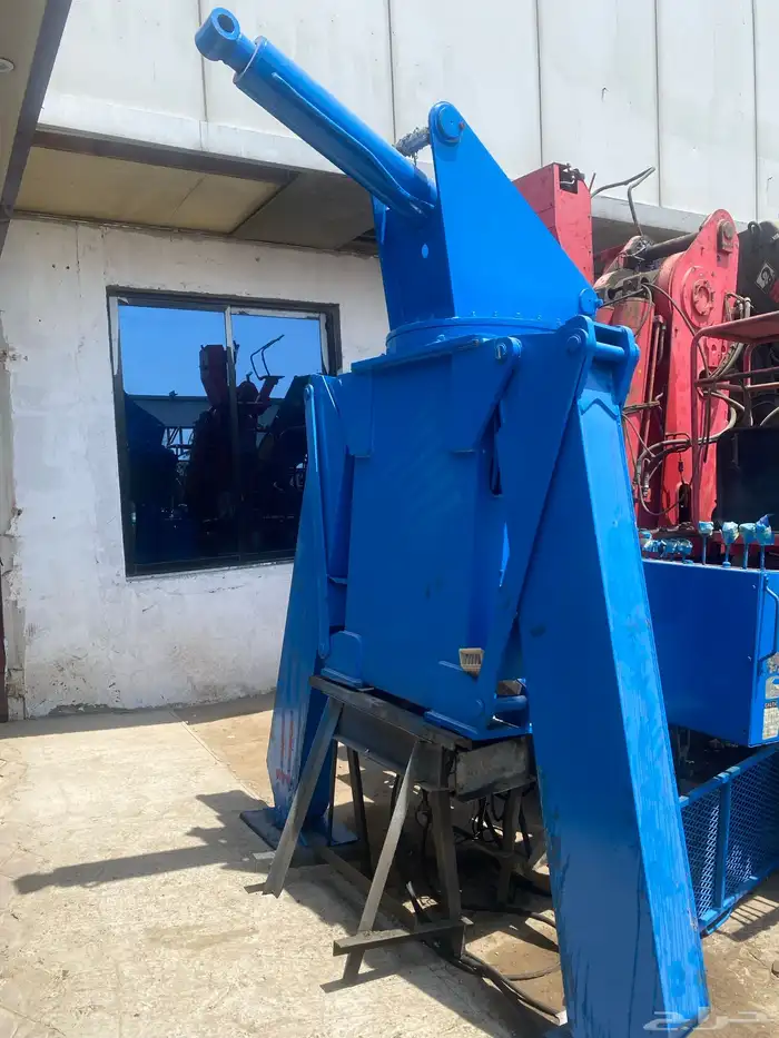 14 ton international crane 1