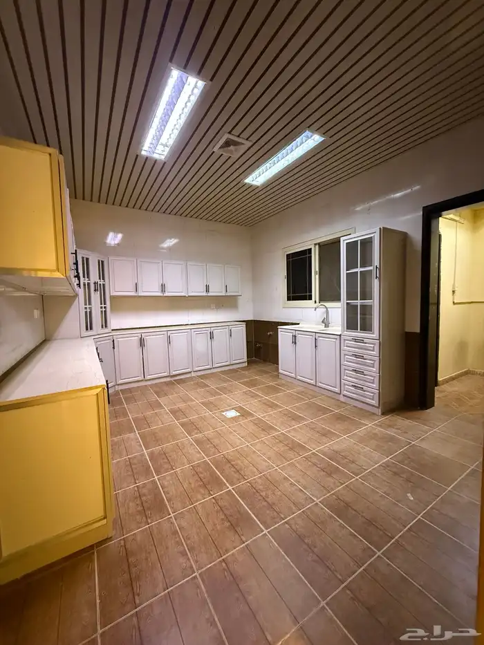 فيلا مستقله في حي قرطبة الغربيه شرق سابك ( 300 م ) 8