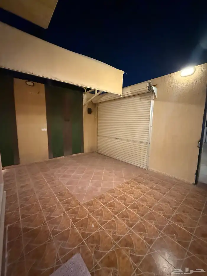 فيلا مستقله في حي قرطبة الغربيه شرق سابك ( 300 م ) 2