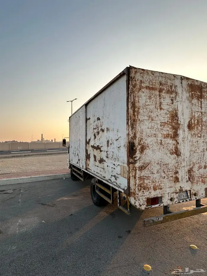 دينا اسوزو 2008 ديزل بالاحساء 8