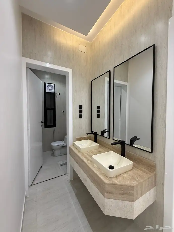 للبيع ارواف علويه وشقق ارضيه تشطيب فندقي ف احد رفيده 5