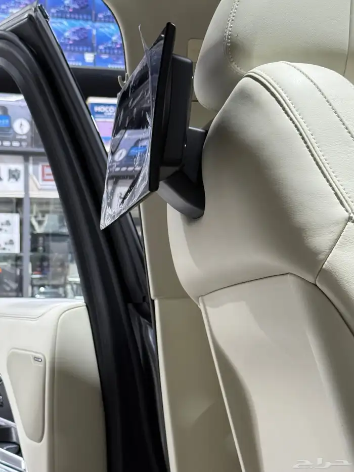 شاشات مراتب خلفية رنج روفر 2024 إلى 2025 نفس شكل الوكا 6