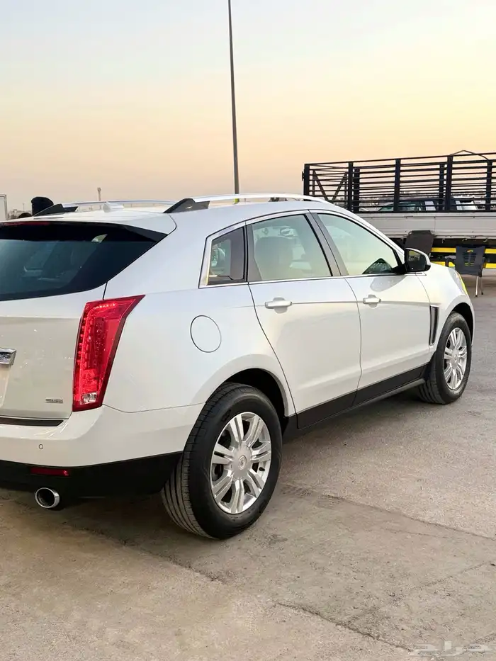 كاديلاك SRX 2014 مخزن - فل كامل عداد 97 الف كيلو فقط 4