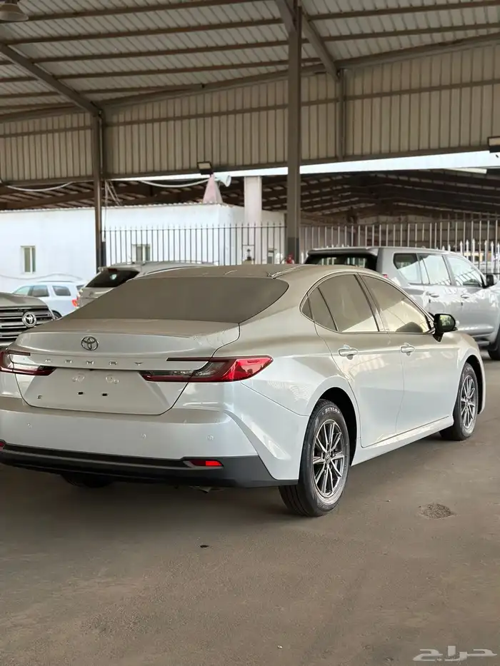 للبيع كامري 2025 ستاندر اصفار 4