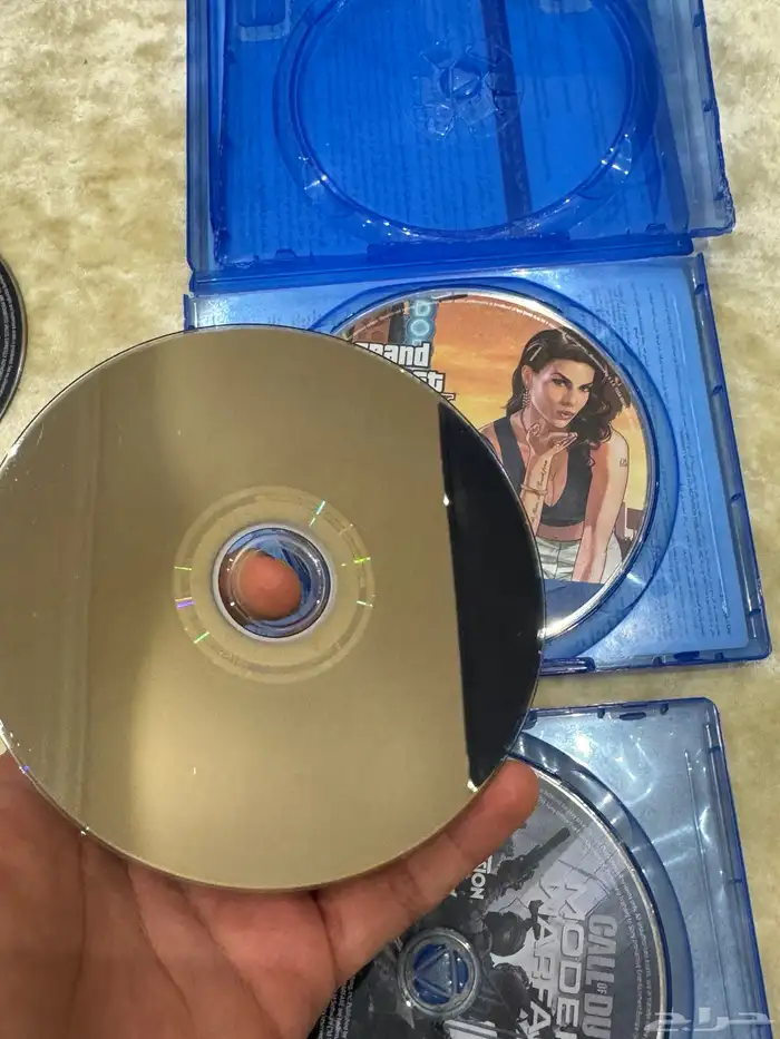 سوني 5   بلايستيشن 5 نظييف  مع اغراض زياده 11