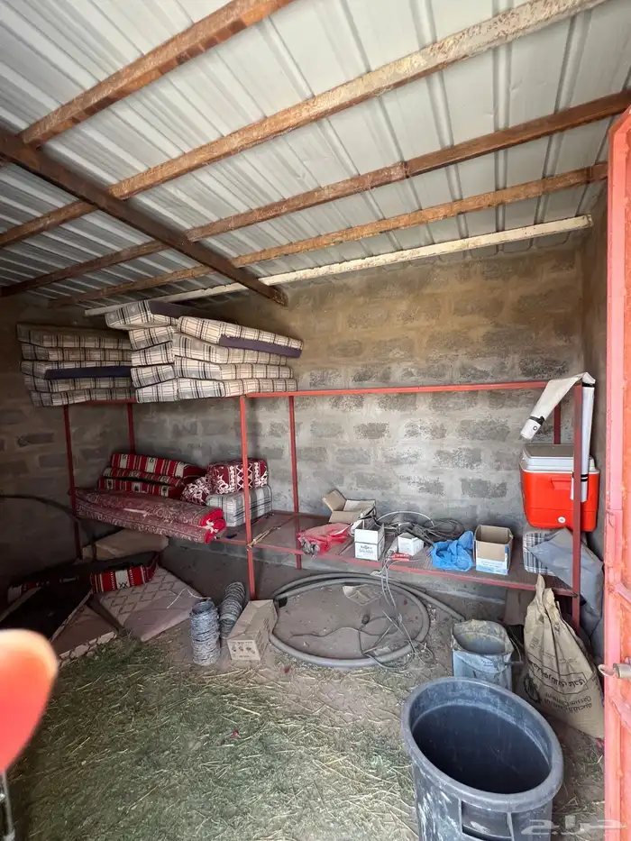اغراض مزرعة غرفة وشبوك وغيرها 8
