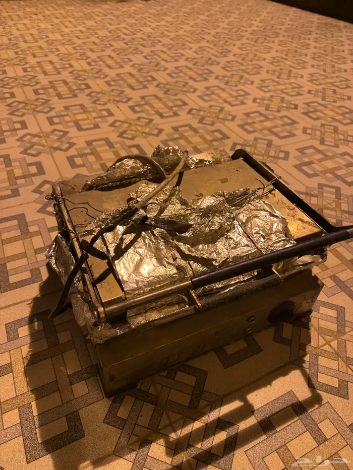 محمصة خبز تحتاج صيانة بسيطه للغطاء العلوي فقط 1