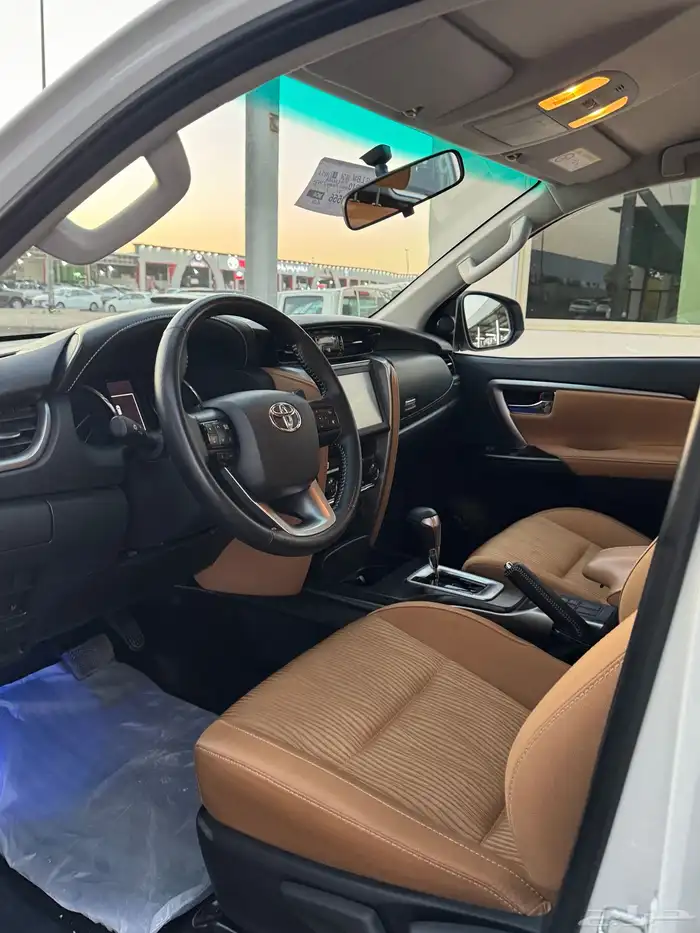 للبيع فورشنر 2023 سعودي 6 سرندل بحالة الوكالة 5