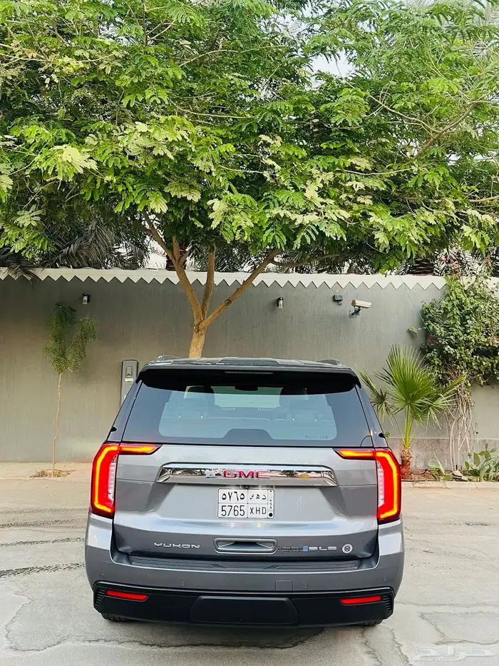 يوكن 2021قصير رمادي SLE 4