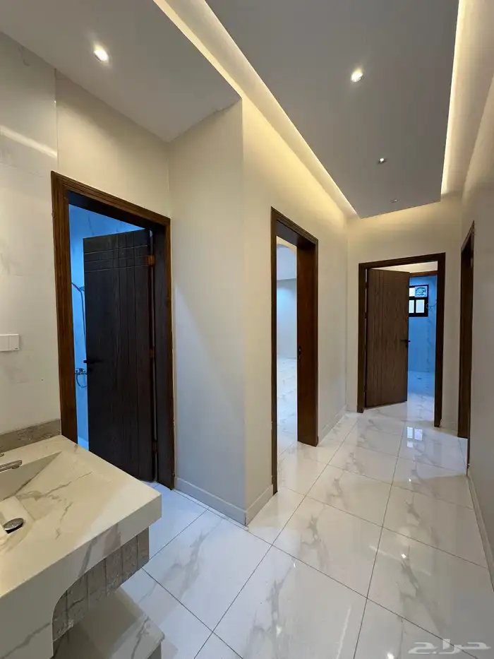 للبيع دور ارضي 6غرف بحوش وبايكه سياره بشمال الخميس550الف 10