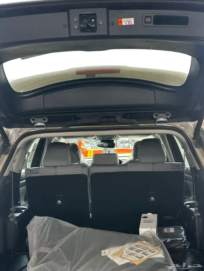 تويوتا هايلاندر GLE هايبرد الوان فضي موديل 2025 8