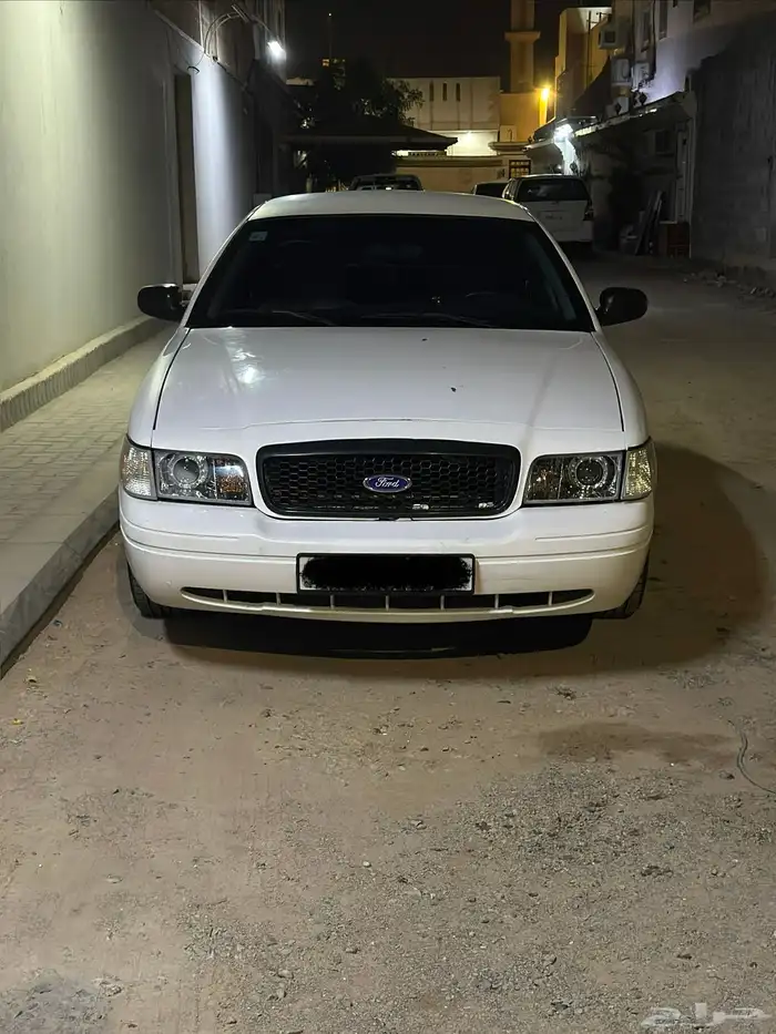 فورد كراون فكتوريا 2012 7