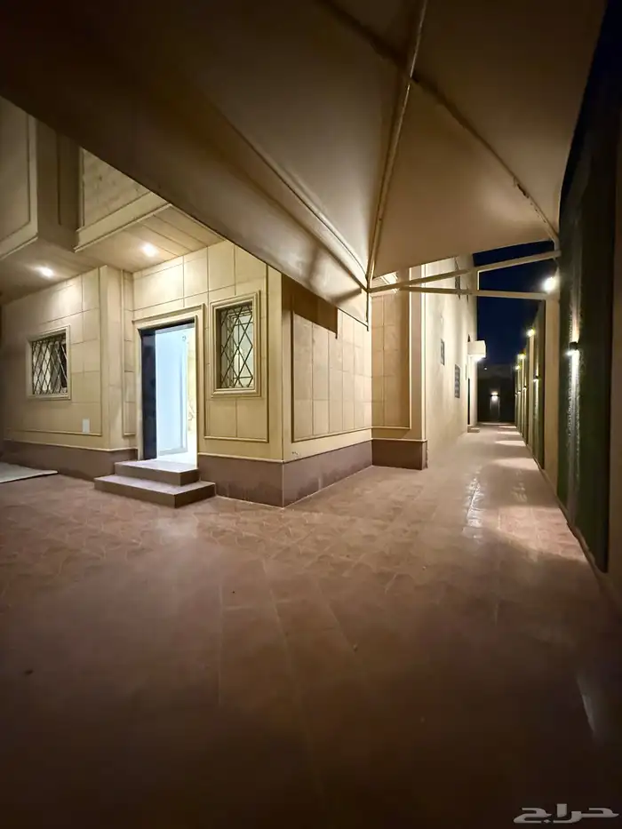 فيلا مستقله في حي قرطبة الغربيه شرق سابك ( 300 م ) 24