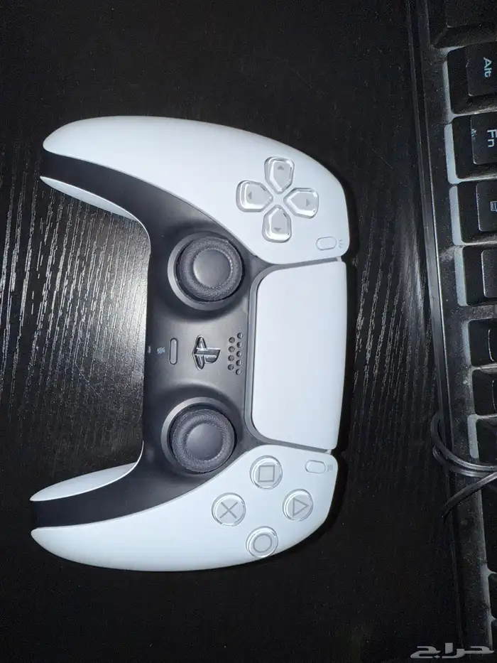 كنترول سوني 5 استخدام يومين نظيفه ومافيها اي مشكلة 3