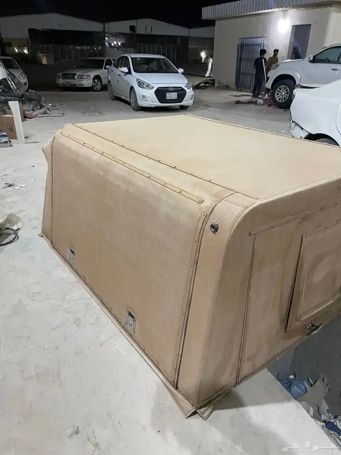 شد نضيف معاه لمبات. 6 مع 4فياش في تايبسي وفي راس جداري 2