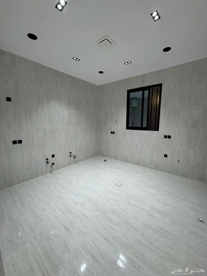 للبيع شقق تمليك أرضي 6غرف بمدخل سياره قرب كوبري باحص 7