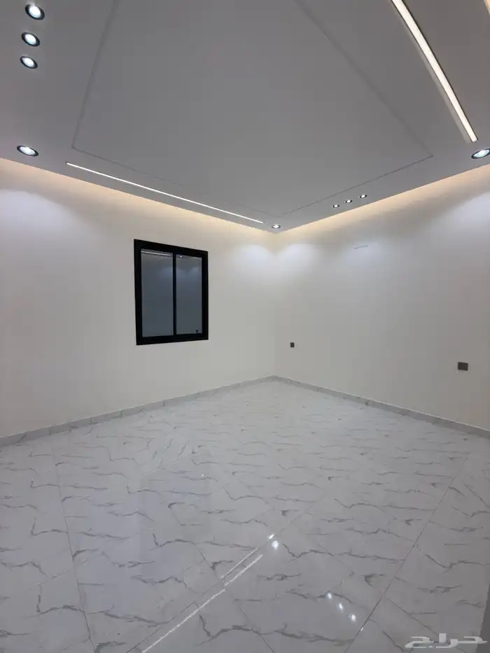 للبيع ارواف علويه وشقق ارضيه ببايكة سيارة ف شمال الخميس 36