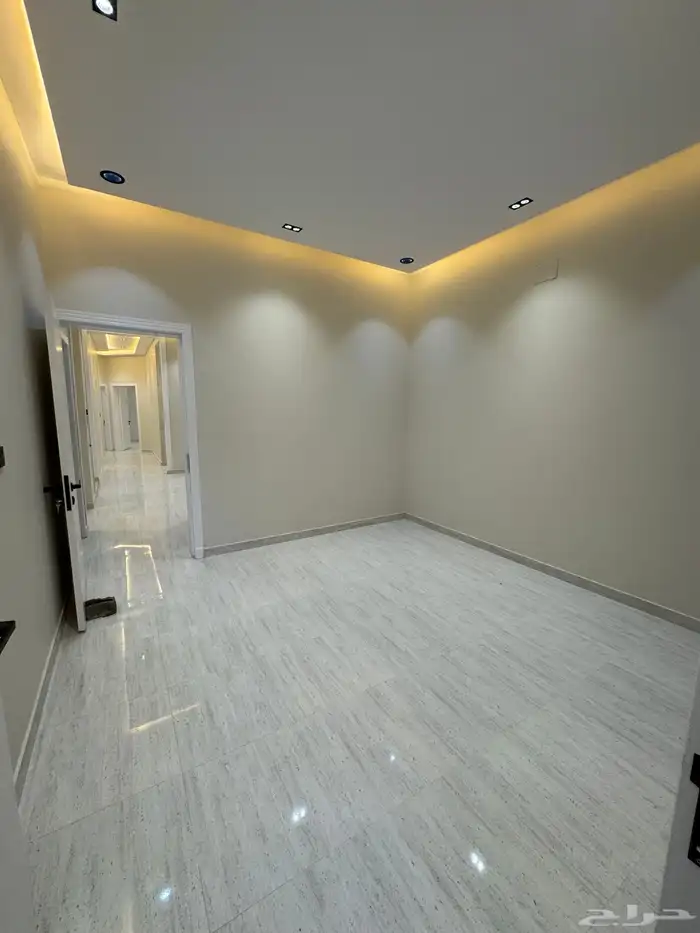 للبيع شقق تمليك أرضي 6غرف بمدخل سياره قرب كوبري باحص 6