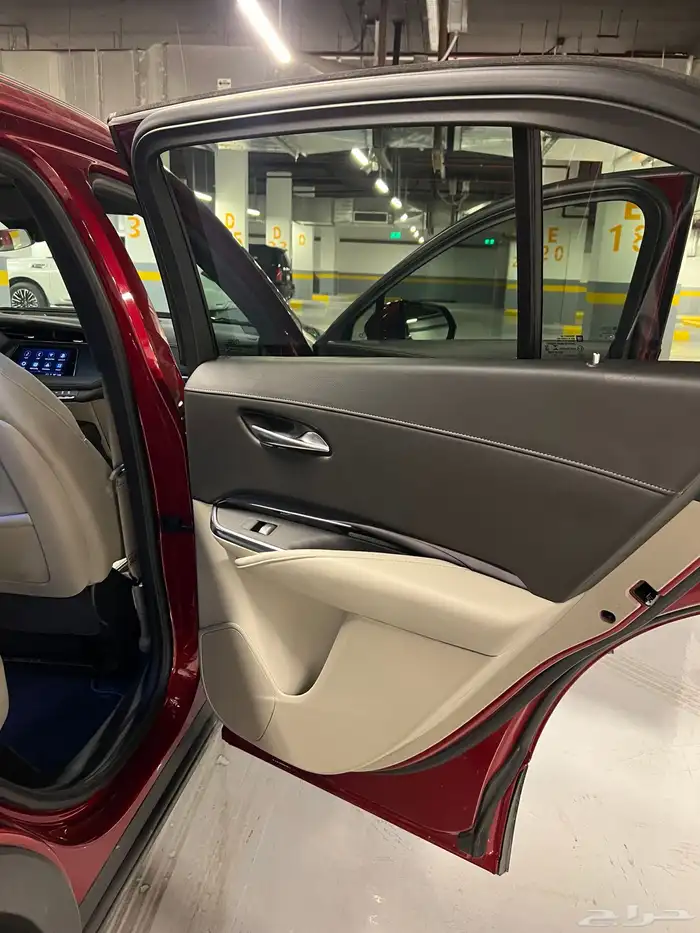 كاديلاك XT4 شبة اصفار 2023 21