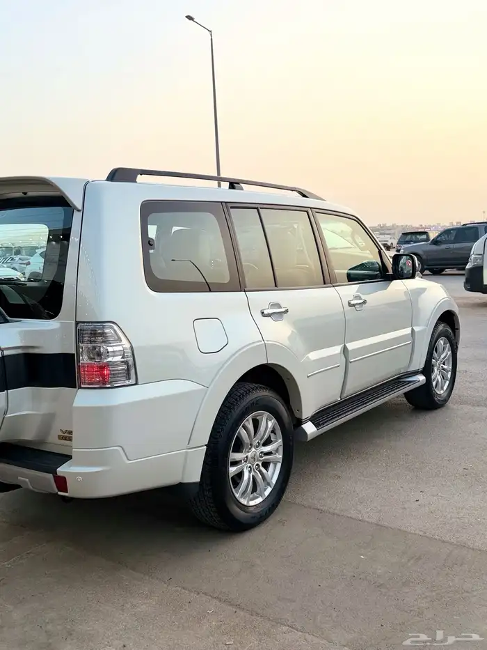 ميستوبيشي باجيرو 2020-فل كامل علامات ذهبيه عداد 35 الف فقط 4