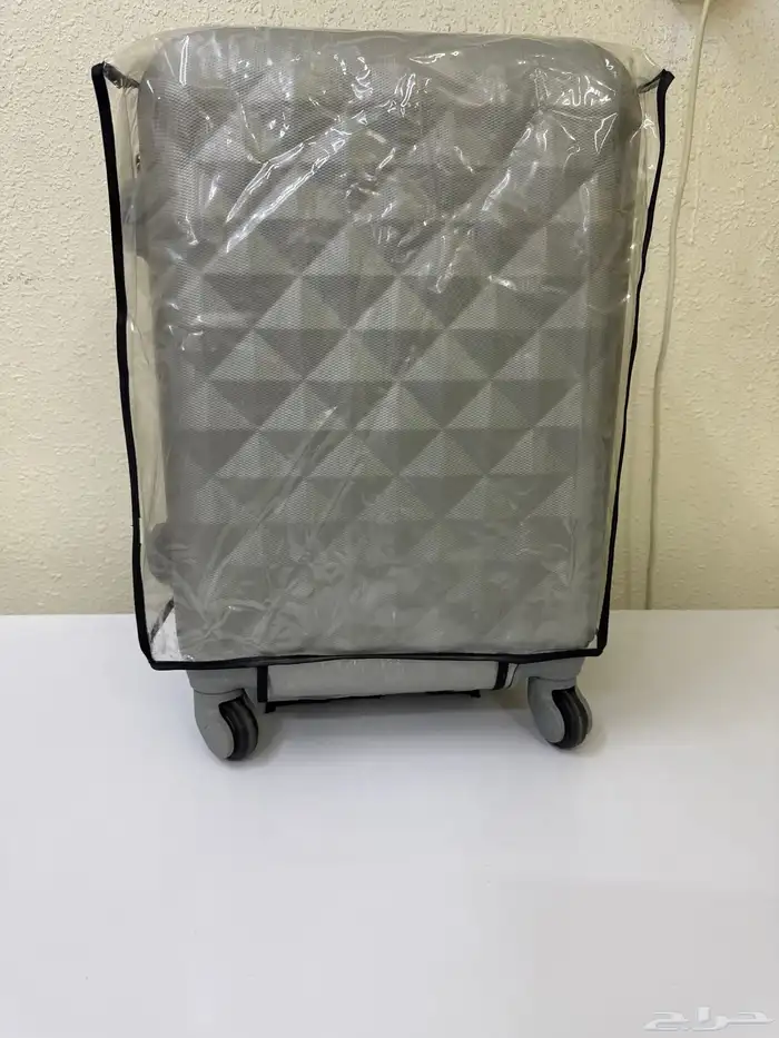 جديدة استعملتها تقريبا شهر ببيعها من 100 0