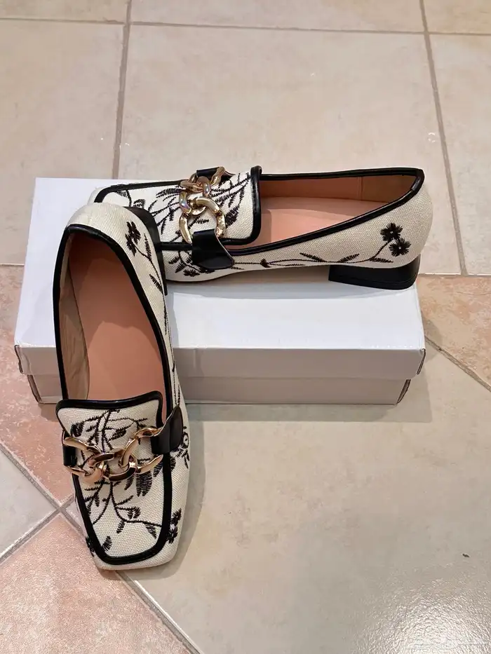 حذاء رجالي ونساء جديده من فلورينا 2