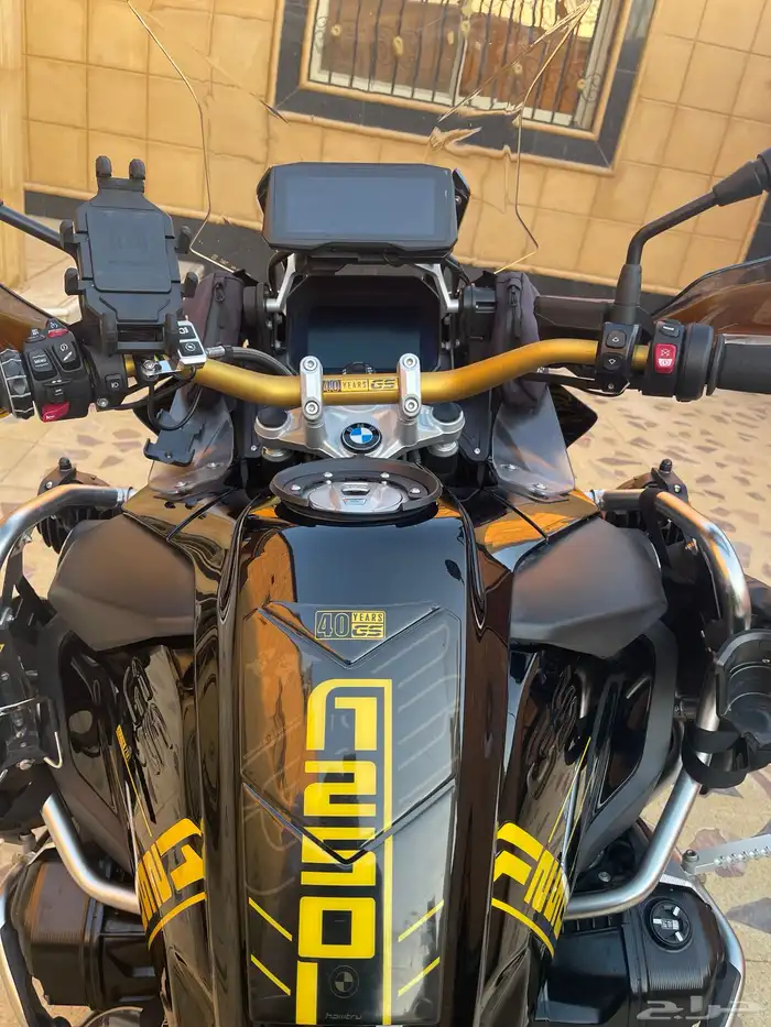 ادفنشر bmw 1250 R 2021 اصدار 40 عام لوحة مميزة 13
