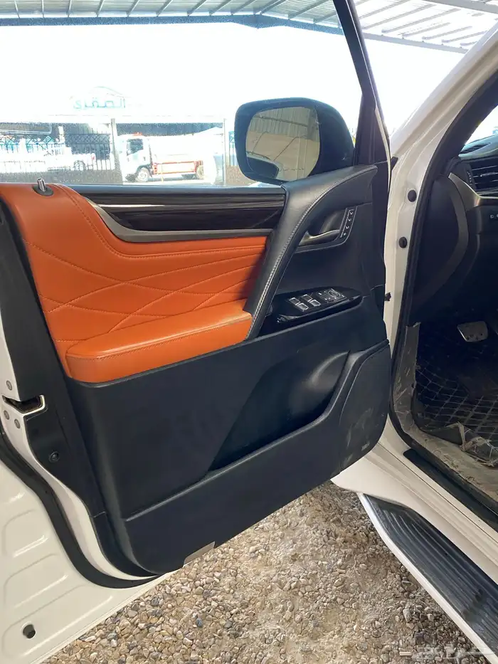 لكزس LX570 2019 بلاك اديشن 8