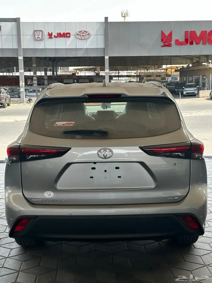 تويوتا هايلاندر GLE هايبرد الوان فضي موديل 2025 5