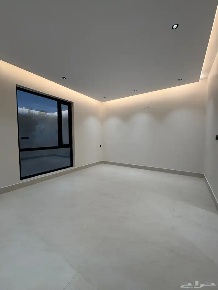 للبيع شقه دور ثانى مع ملحق وسطح مصعد جاهز حى الحسام 5